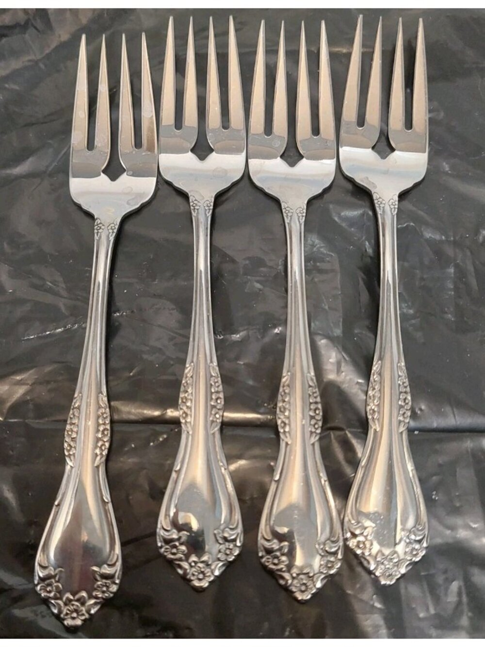 Oneida Mansfield Salad Forks Stainless 6 1/4” Wm A Rogers Deluxe - Set of 4